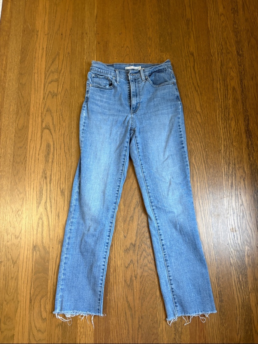 Levi’s women’s HIGH RISE STRAIGHT jeans  size 27